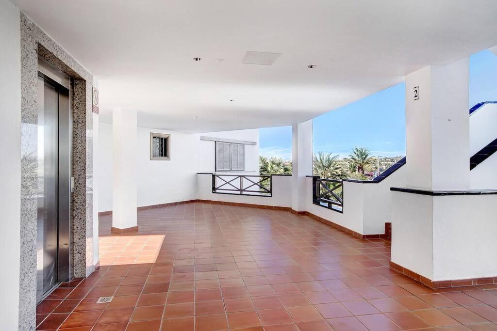Estudio Los Cristianos-Tenerife- لوس كريستيانوس المظهر الخارجي الصورة