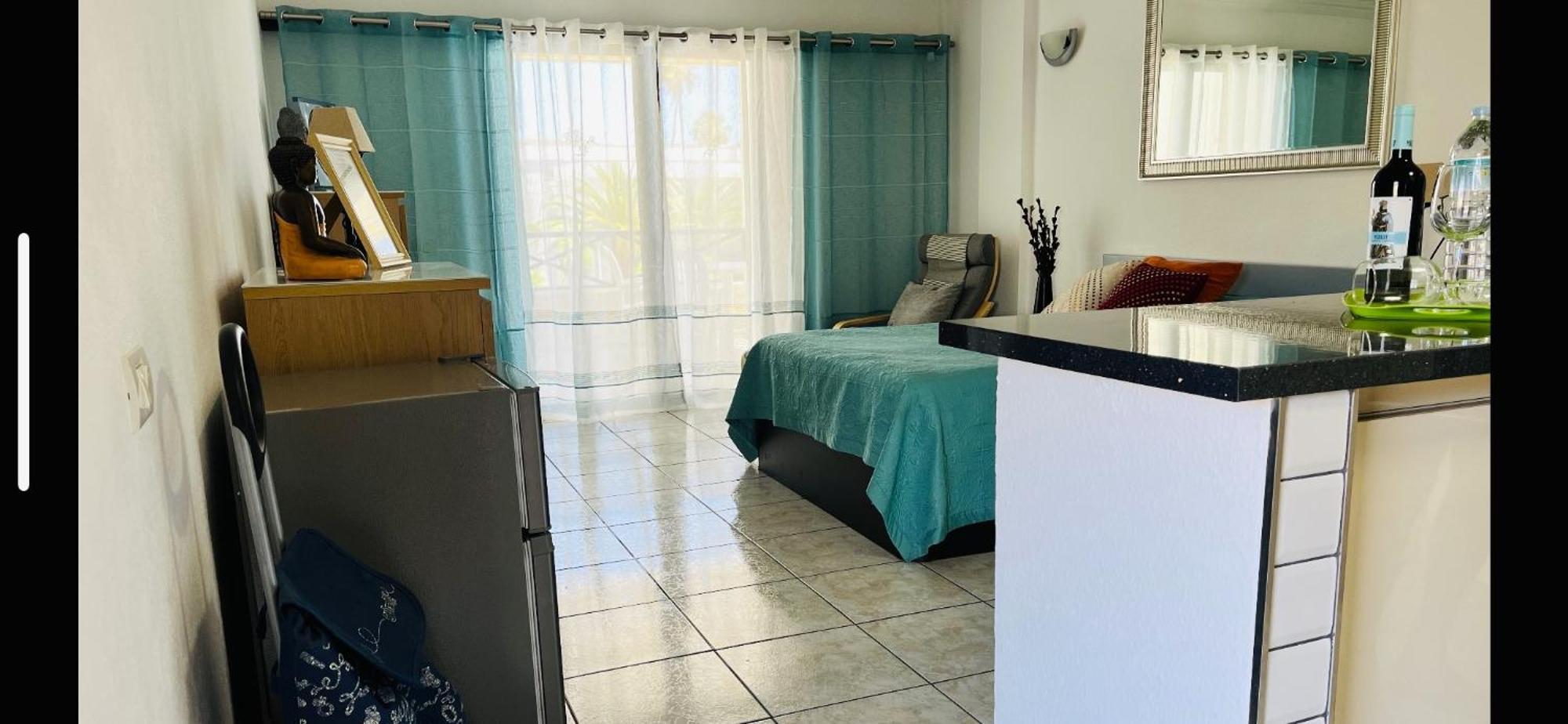 Estudio Los Cristianos-Tenerife- لوس كريستيانوس المظهر الخارجي الصورة